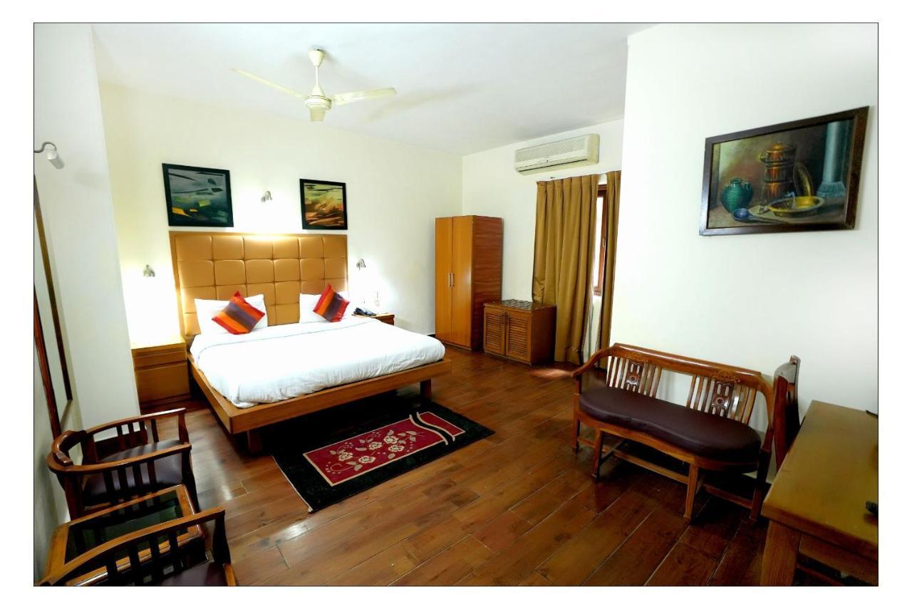 Hotel Oscar - Hauz Khas Új-Delhi Kültér fotó