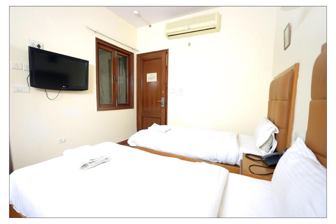 Hotel Oscar - Hauz Khas Új-Delhi Kültér fotó
