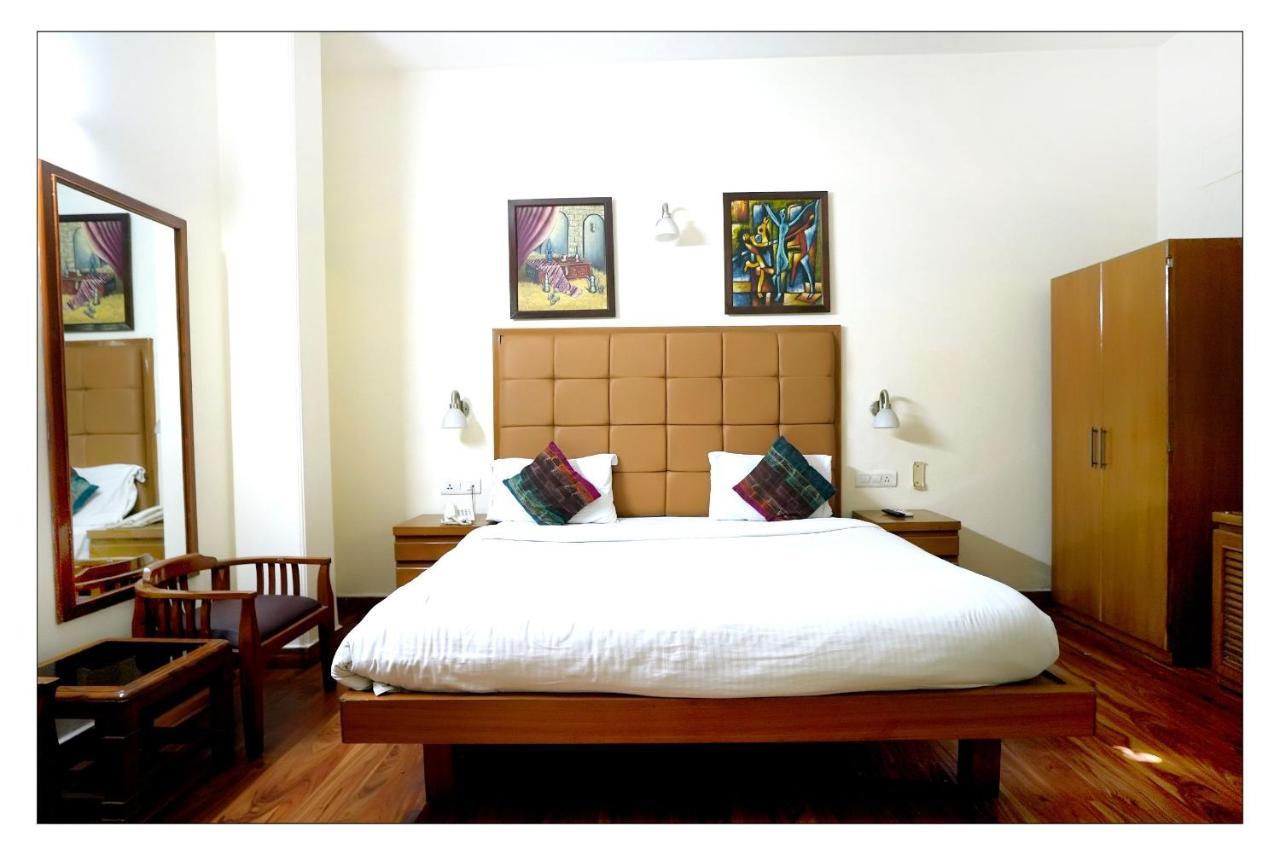 Hotel Oscar - Hauz Khas Új-Delhi Kültér fotó