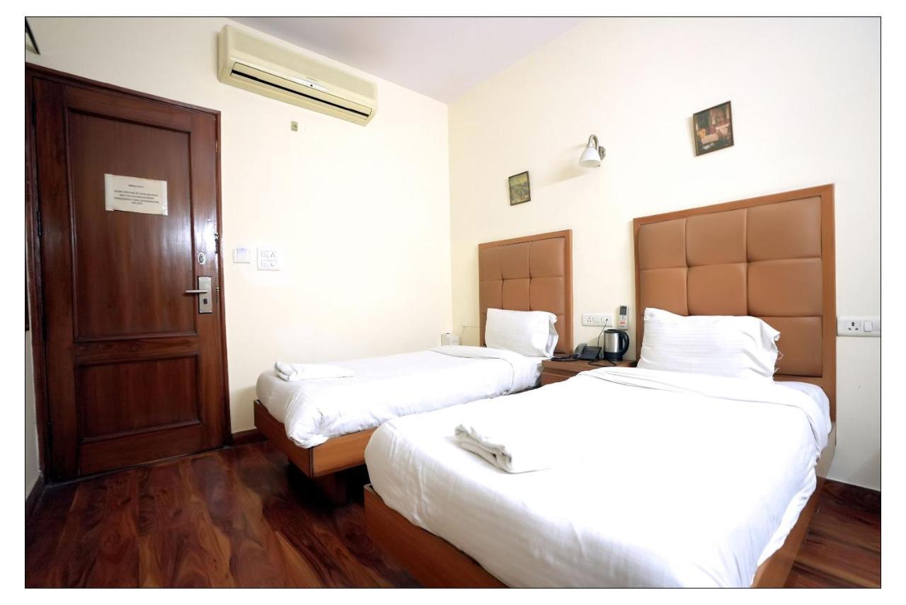Hotel Oscar - Hauz Khas Új-Delhi Kültér fotó