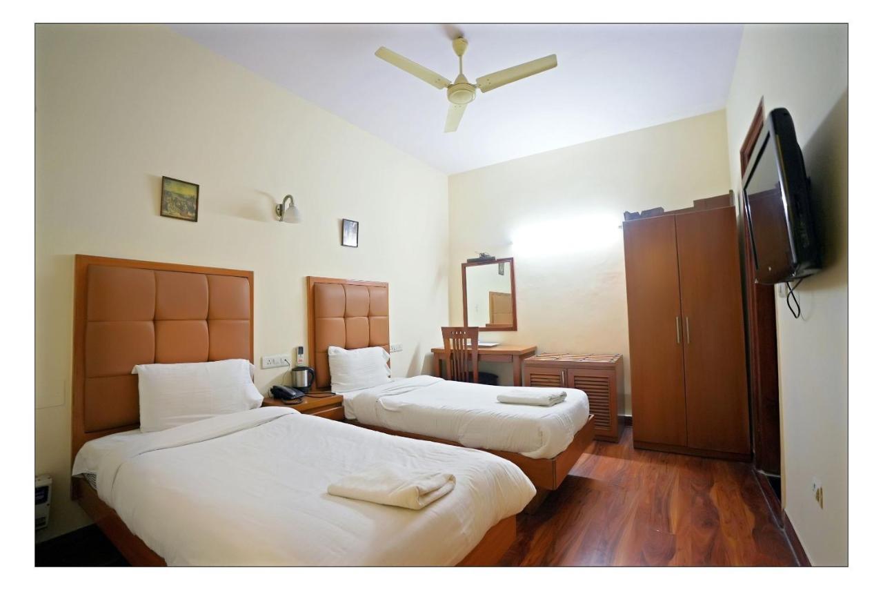 Hotel Oscar - Hauz Khas Új-Delhi Kültér fotó