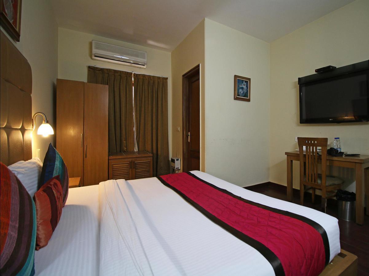 Hotel Oscar - Hauz Khas Új-Delhi Kültér fotó